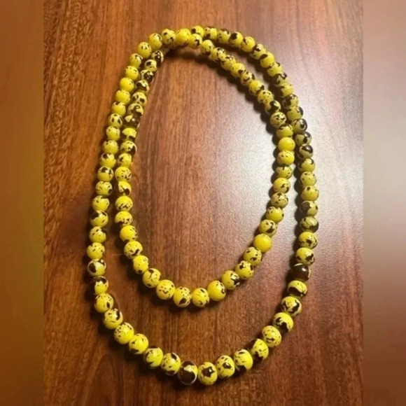 Speckled Yellow and Brown Beaded Necklace - Picture 1 of 7